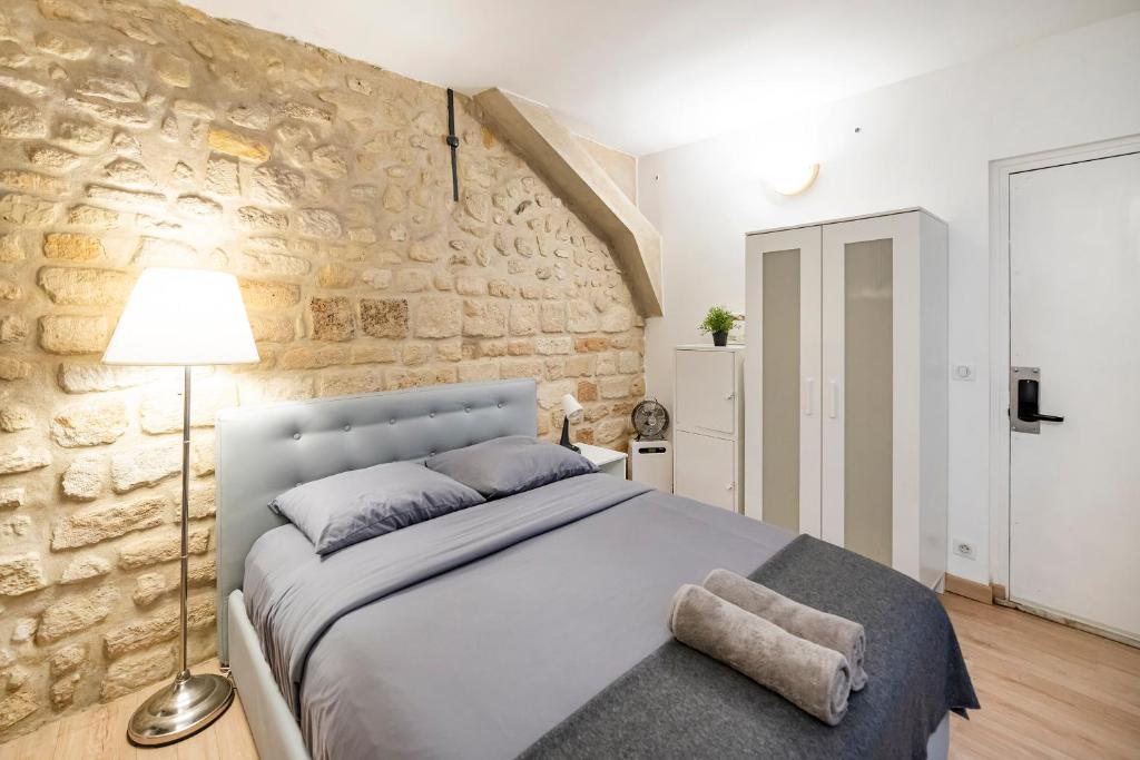 Superbe Studio lumineux avec parking gratuit 95130 Le Plessis-Bouchard