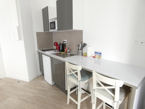 Superbe studio lumineux, jolie vue mer [LeDellec]