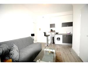 Superbe studio meublé cosy avec patio au calme Jean médecin