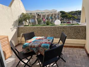 Superbe studio, terrasse, piscine, parking