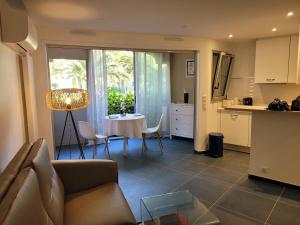 Superbe studio tout neuf avec coin nuit