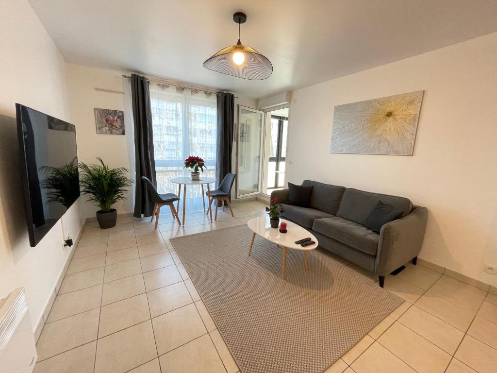 Appartement Superbe T2 avec parking et loggia 87 Boulevard Rabatau 13008 Marseille