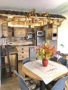 SUPERBE T2 classé 3 étoiles 45m2-WIFI gratuit-STYLE CHALET VUE PANO