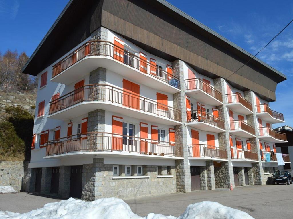 SUPERBE T2 classé 3 étoiles 45m2-WIFI gratuit-STYLE CHALET VUE PANO 66210 Les Angles