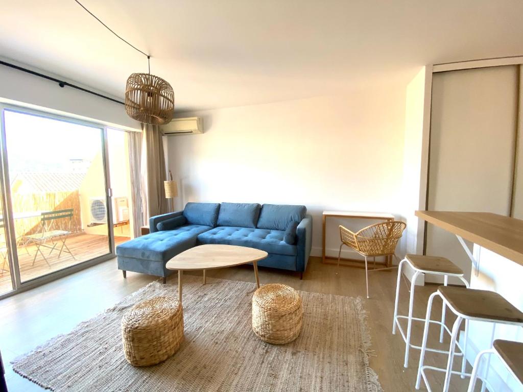 Appartement Superbe T2 équipé proche centre ville Ajaccio avec parking Res Ste Cécile Bat A, 4ème étage, porte du milieu Chemin de Biancarello 20090 Ajaccio