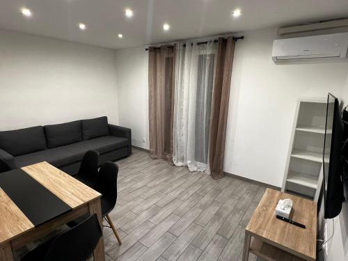 Superbe T3 Climatisé avec Balcon Parking Gratuit