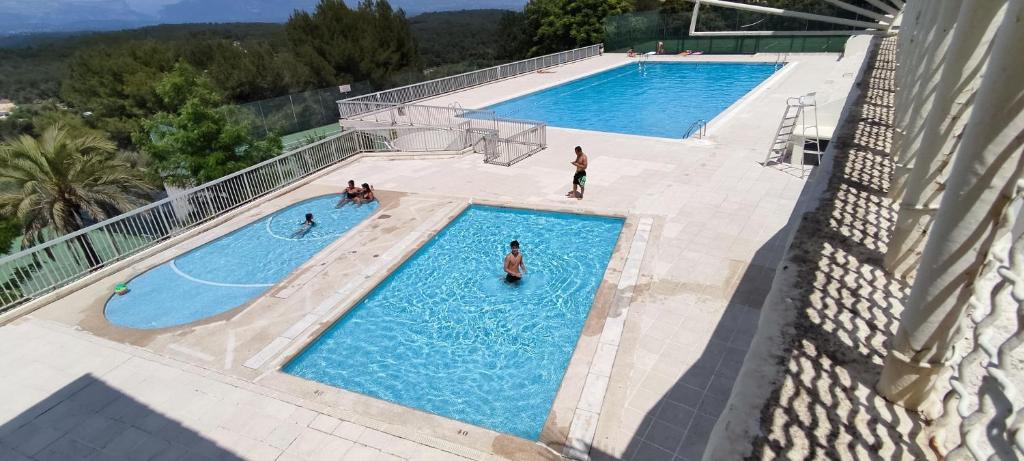 Superbe T3 coeur nature, piscine, tennis 2 Rond-Point Minangoy, 06250 Mougins