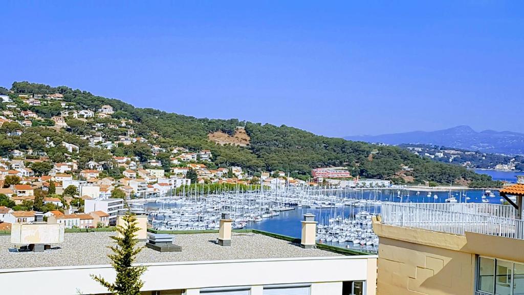 Appartement Superbe vue sur le port, résidence avec piscine Rue Jean Aicard 83430 Saint-Mandrier-sur-Mer