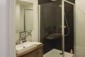 Superbspacious and quiet 4-rooms flat city center5 min walking gare #H9