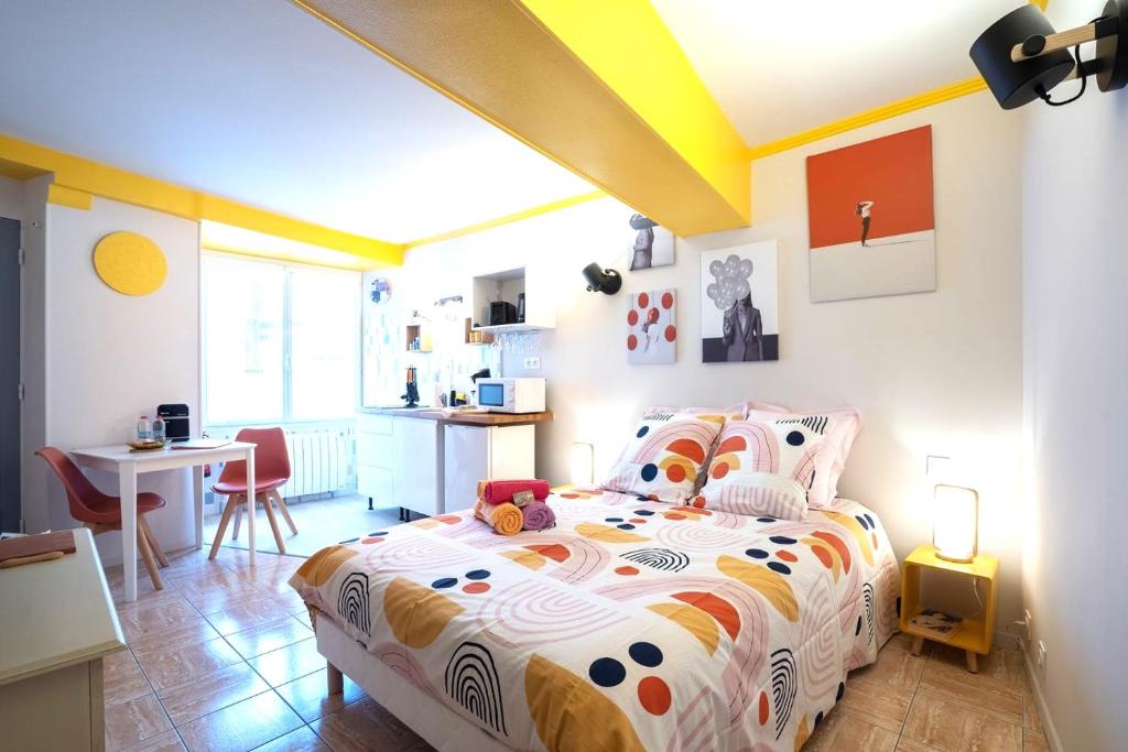 Appartement SUPERLOGIS BLOIS-HYPERCENTRE LE PITAYA-STUDIO☆☆☆ 32 Rue des Trois Marchands 41000 Blois