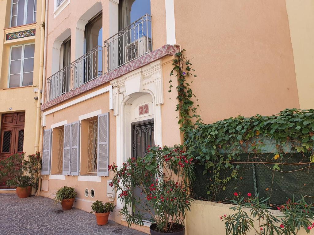 Suquet 22 – 2 Pièces, Cannes Cœur Historique, Calme, Plage à 300m, Parking 22 Rue Louis Perrissol, 06400 Cannes