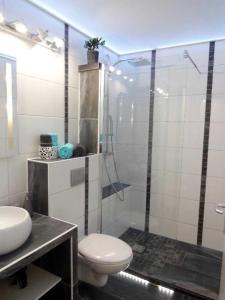 Suquet's Luxury Studio