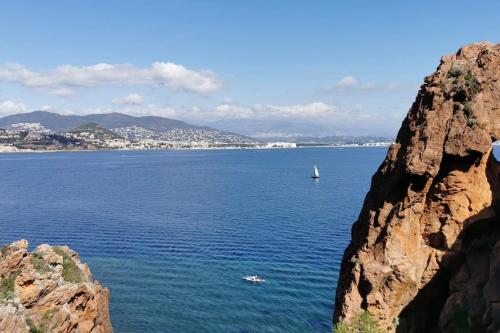 Sur la plage, 5 chambres, 3 salles de bain,