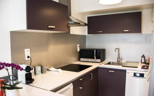 Sweet apartment in front of Disneyland's castel