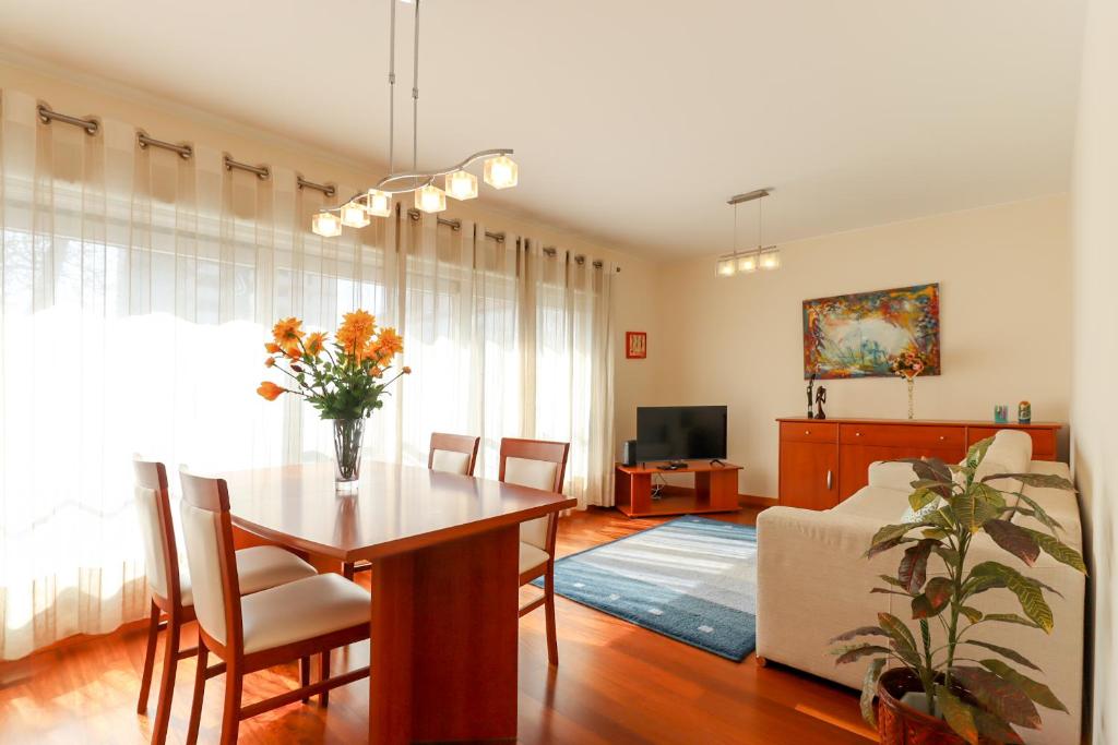 Sweet Living Viana - City Centre Apartment with Garage Praça Dona Maria II 182 E2.3, 4900-486 Viana do Castelo