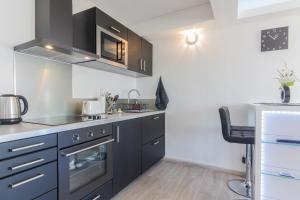 SweetHome Dijon - Black & White