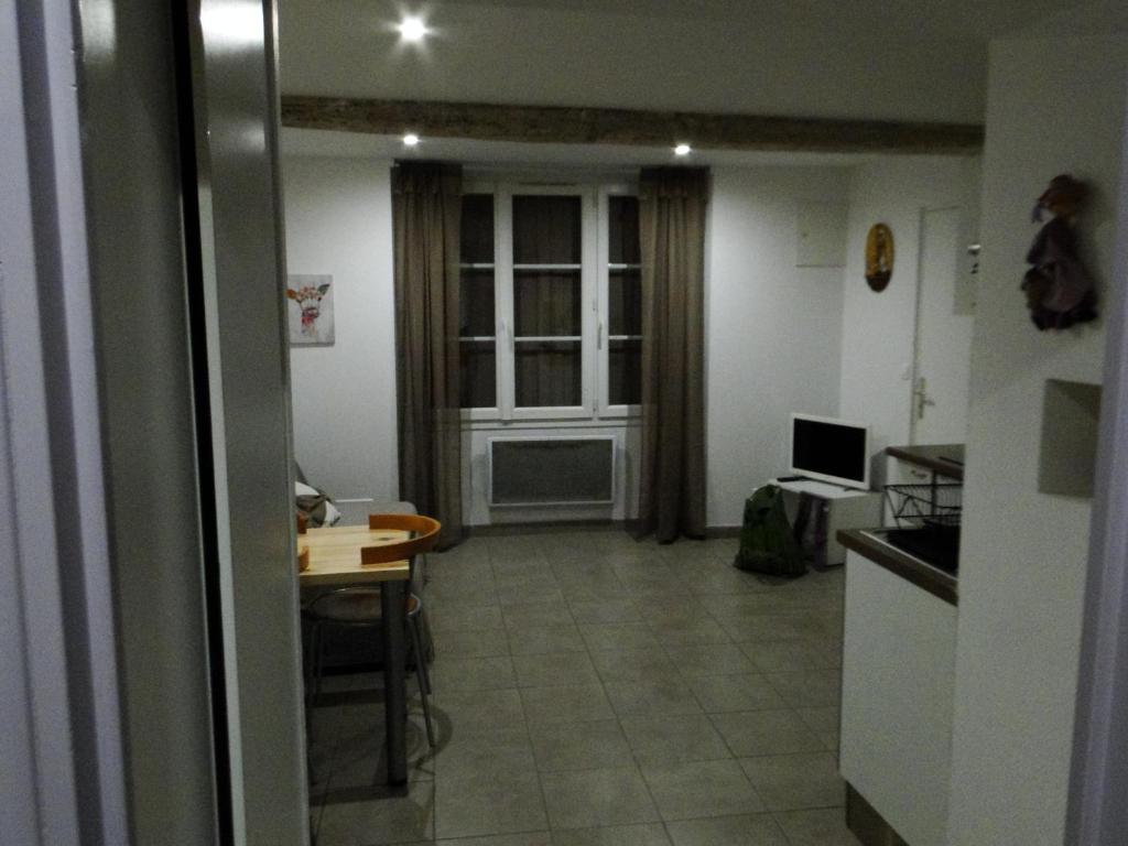 Appartement SYMPATHIQUE APPARTEMENT 9 Rue Raspail 84800 LʼIsle-sur-la-Sorgue