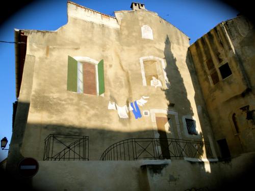 SYMPATHIQUE APPARTEMENT