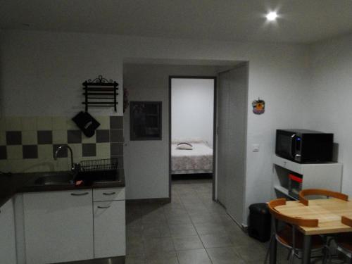 SYMPATHIQUE APPARTEMENT