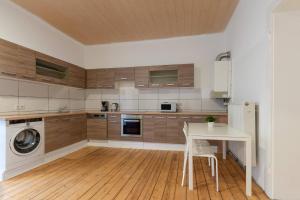 T&K Apartments - Duisburg - 4 Rooms Apartment - 2nd Floor