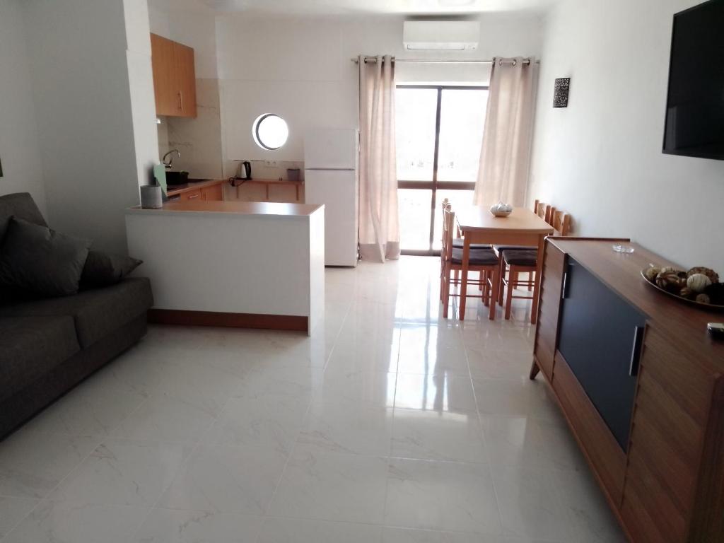 Appartement T1 Albufeira edificio julio dinis lote 128 A rua vitorino appartement 616 8200-184 Albufeira