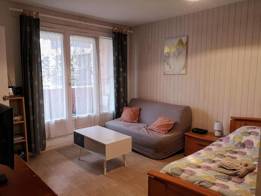 Appartement T1 bis 34m².vue sur les arènes.Centre ville à pied 2 Avenue de Logrono 40100 Dax