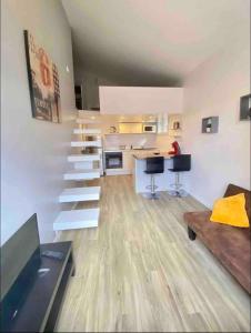 T1 bis Duplex récent + parking+jardin bien placé