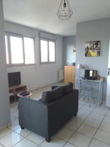 T1 bis lumineux avec balcon, proche centre