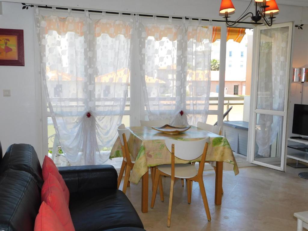 Appartement T1 bis standing Le Vitoria climatisation, proche plage 132 Boulevard Raymond Poincaré 06160 Antibes