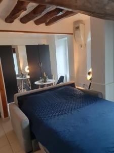 T1 grand confort - 3 minutes à pieds de la gare - jardin - Netflix - WIFI- Parking