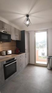 T1 Horizon Blue near the beach with air conditioning and parking