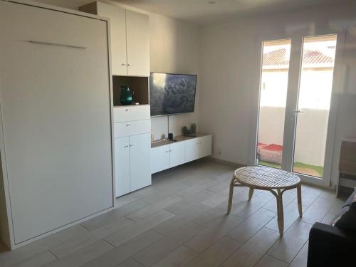 T1 Neuf Balcon 700 m de la mer Parking Wifi Draps
