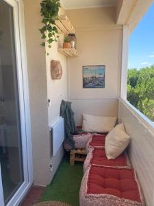 Appartement T1 Neuf Balcon 700 m de la mer Parking Wifi Draps 17 Avenue Bucarin 83140 Six-Fours-les-Plages Provence-Alpes-Côte d\'Azur