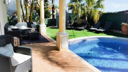T1 Paraíso, Piscina, Terraço e Barbecue !