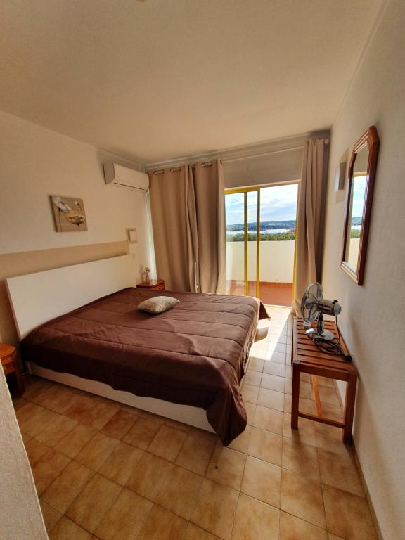 T1- Praia da Rocha com piscina -segunda linha Clube da Rocha, Av. das Comunidades Lusíadas Apt 917- 9º andar, 8500-510 Portimão