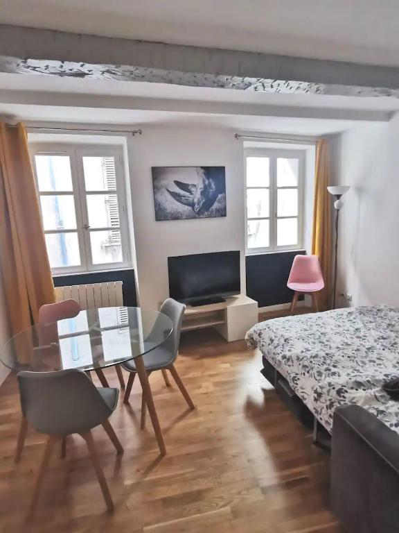 Appartement T1 proche rue des arts, du port et de l'Opéra 23 Rue de la Glacière 83000 Toulon