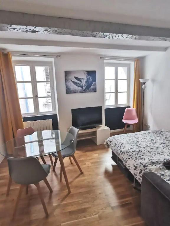 T1 proche rue des arts, du port et de l'Opéra 23 Rue de la Glacière, 83000 Toulon