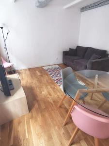 Appartement T1 proche rue des arts, du port et de l'Opéra 23 Rue de la Glacière 83000 Toulon Provence-Alpes-Côte d\'Azur