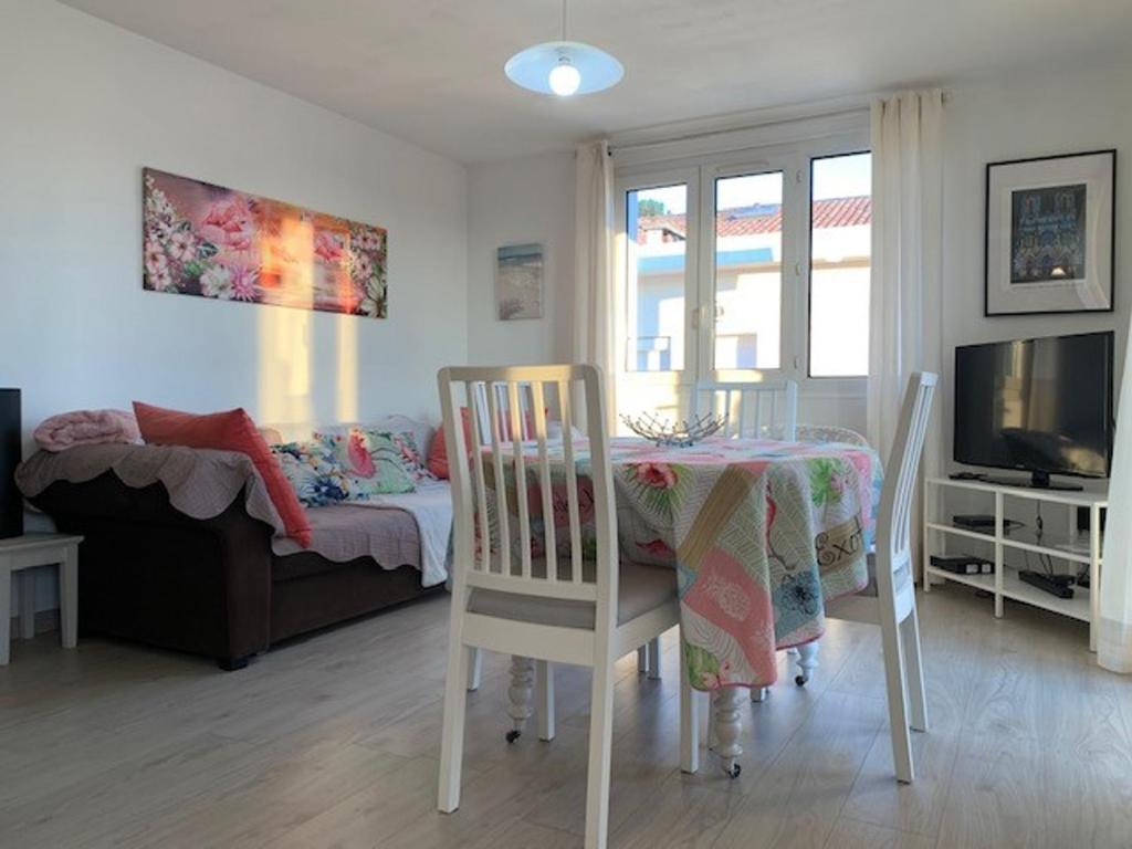 T2- 2adultes/2enfants centre-ville, proche plages
