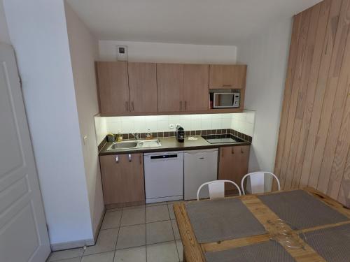 T2, 33 M2, Balcon des Airelles, LES ORRES 1800