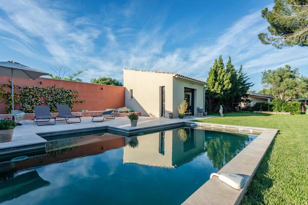 T2 (38m2) BOULOURIS -St RAPHAEL, 150 mètres de la mer
