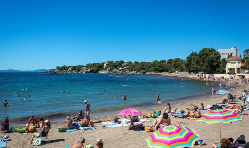 T2 (38m2) BOULOURIS -St RAPHAEL, 150 mètres de la mer