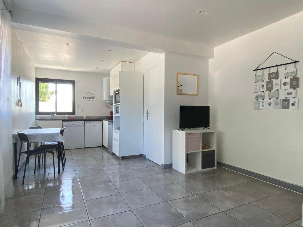 Appartement T2 4 couchages 10 minutes à pied de la mer 350 Avenue Guillaume Dulac 13600 La Ciotat