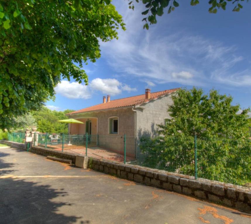 T2 4 pers face gare SNCF Appart Hotel le Cygne D3