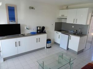 T2 , 4 pers, vu Mer, Piscine, parking, clim