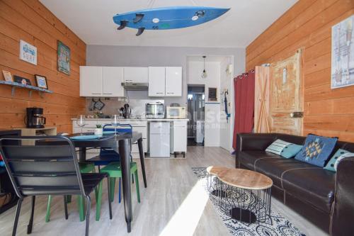 T2 50m du marchéplagesjardin privérue calme