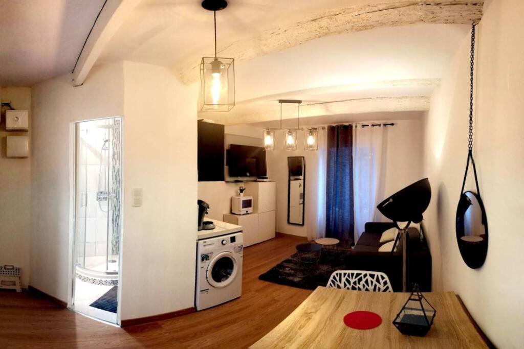 Appartement T2 à deux pas du Mucem au Panier / Vieux Port 2 ème étage 4 Rue de l'Argentière 13002 Marseille