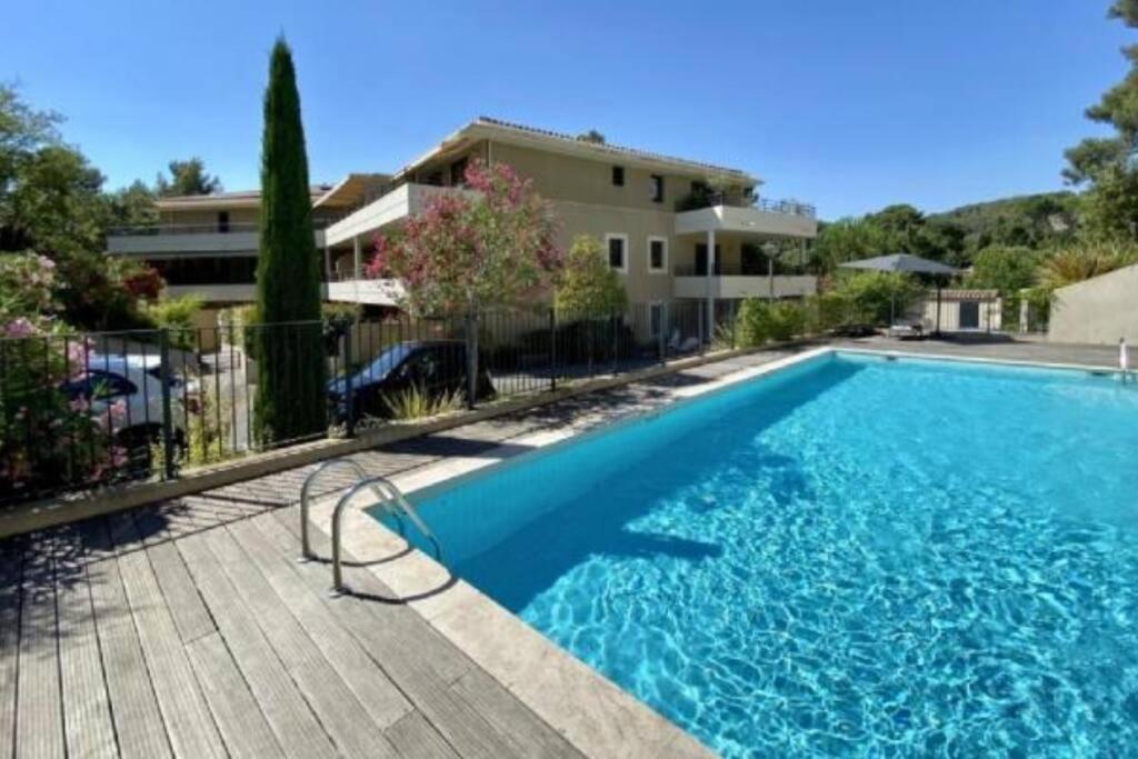 Appartement T2 Aix en Provence piscine terrasse climatisé 34 Avenue René Cassin 13100 Aix-en-Provence