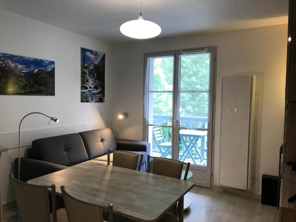 Appartement T2 +alcove, récent 4/5 pers. Parking. Balcon. Wifi Appartement n°02 52 Rue de la Raillère 65110 Cauterets