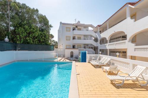 T2 Auroramar Piscina e Praia em Carvoeiro